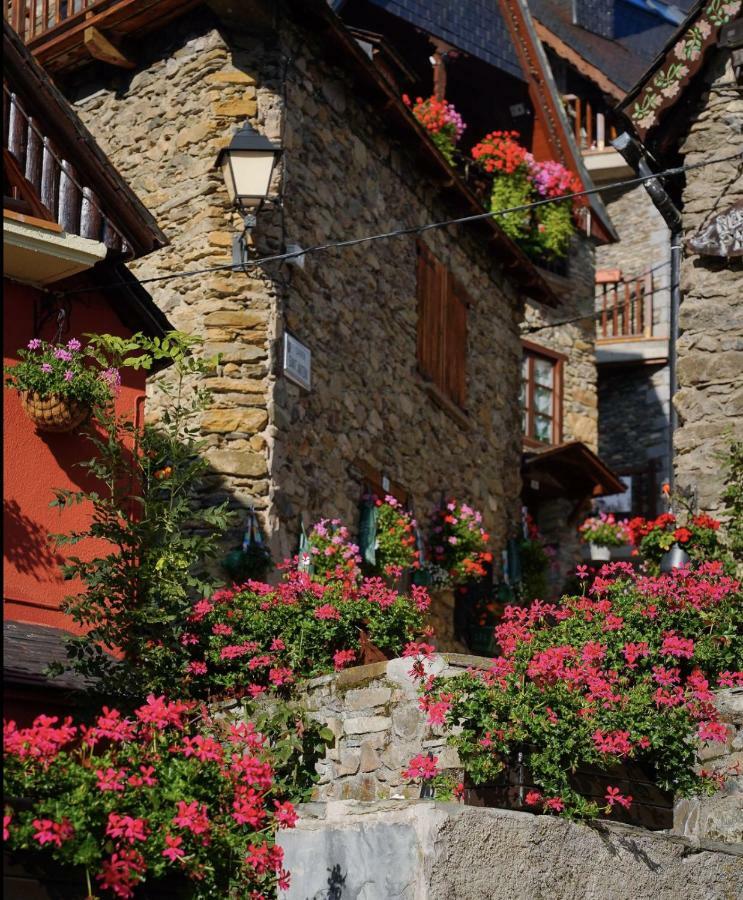 Casa De Piedra Con Encanto En El Bonito Pueblo De Bagergue Villa Dış mekan fotoğraf