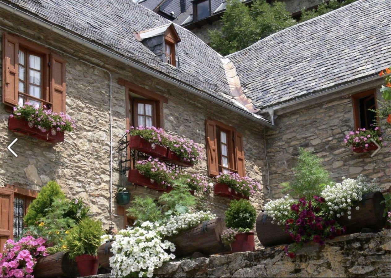 Casa De Piedra Con Encanto En El Bonito Pueblo De Bagergue Villa Dış mekan fotoğraf